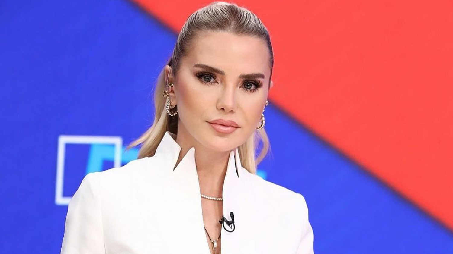 Ece Erken, Sinan Akçıl aşkını ilan etti